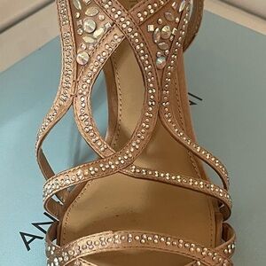 Women’s Antonio Melani heeled dress shoe size 7.5